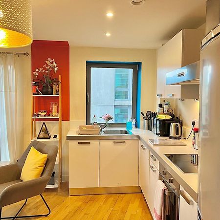 Skyview Apartment By Noknokstay - City Centre With Parking - Group, Family, Business Шефилд Екстериор снимка