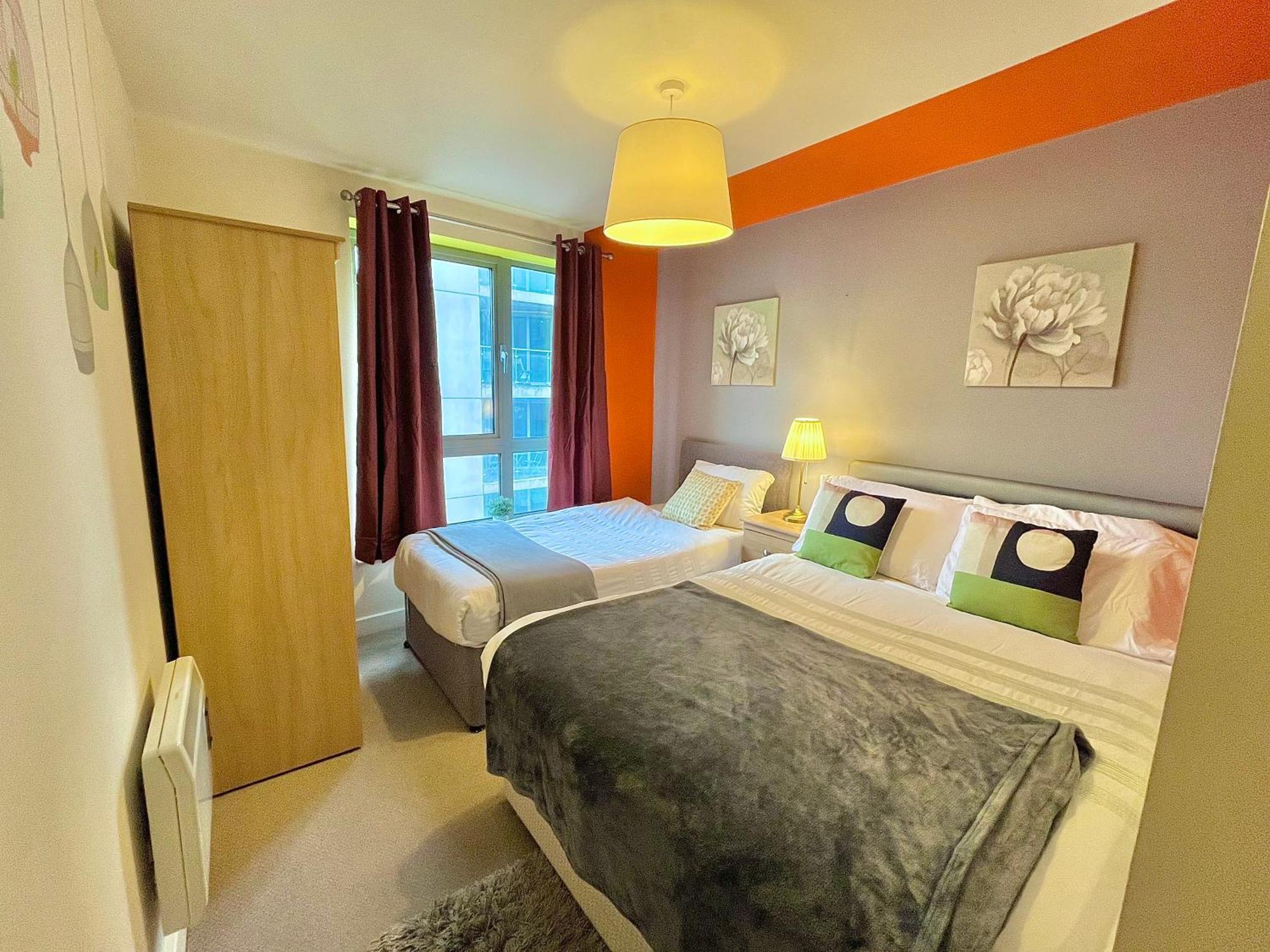 Skyview Apartment By Noknokstay - City Centre With Parking - Group, Family, Business Шефилд Екстериор снимка