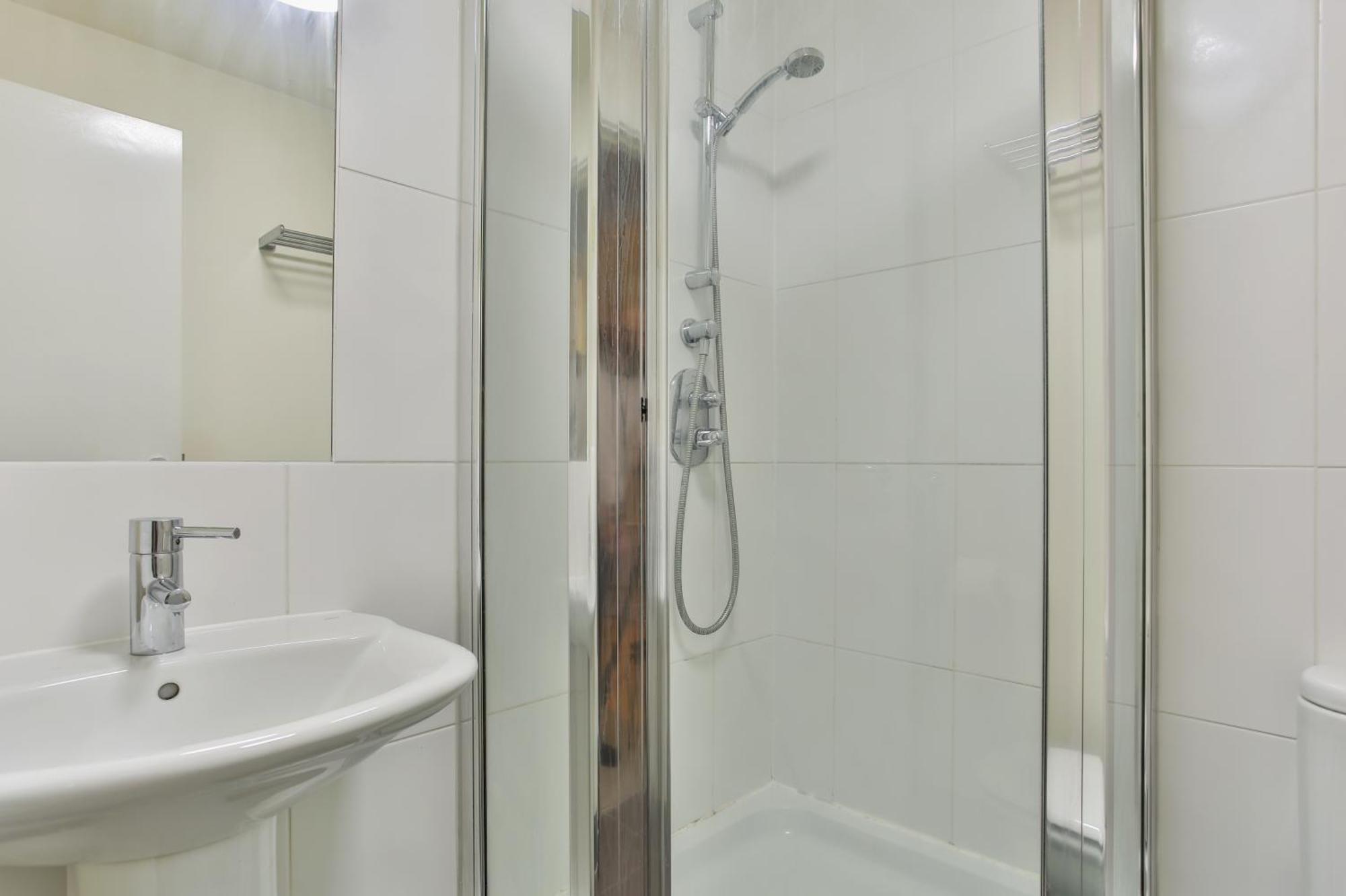 Skyview Apartment By Noknokstay - City Centre With Parking - Group, Family, Business Шефилд Екстериор снимка
