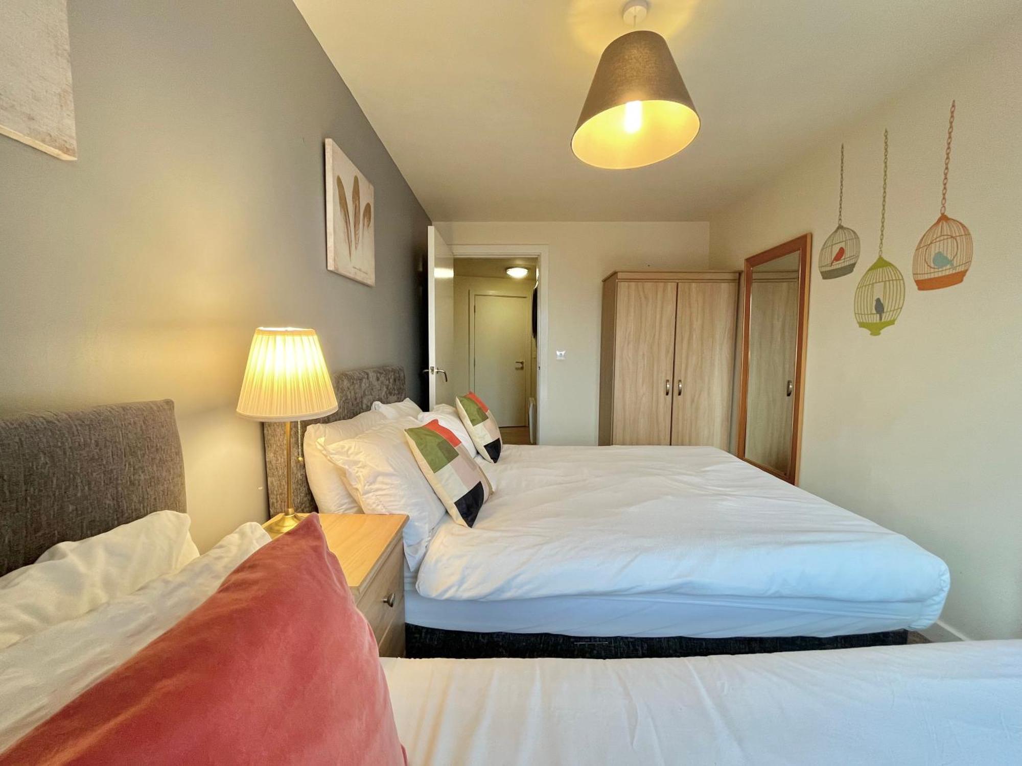 Skyview Apartment By Noknokstay - City Centre With Parking - Group, Family, Business Шефилд Екстериор снимка