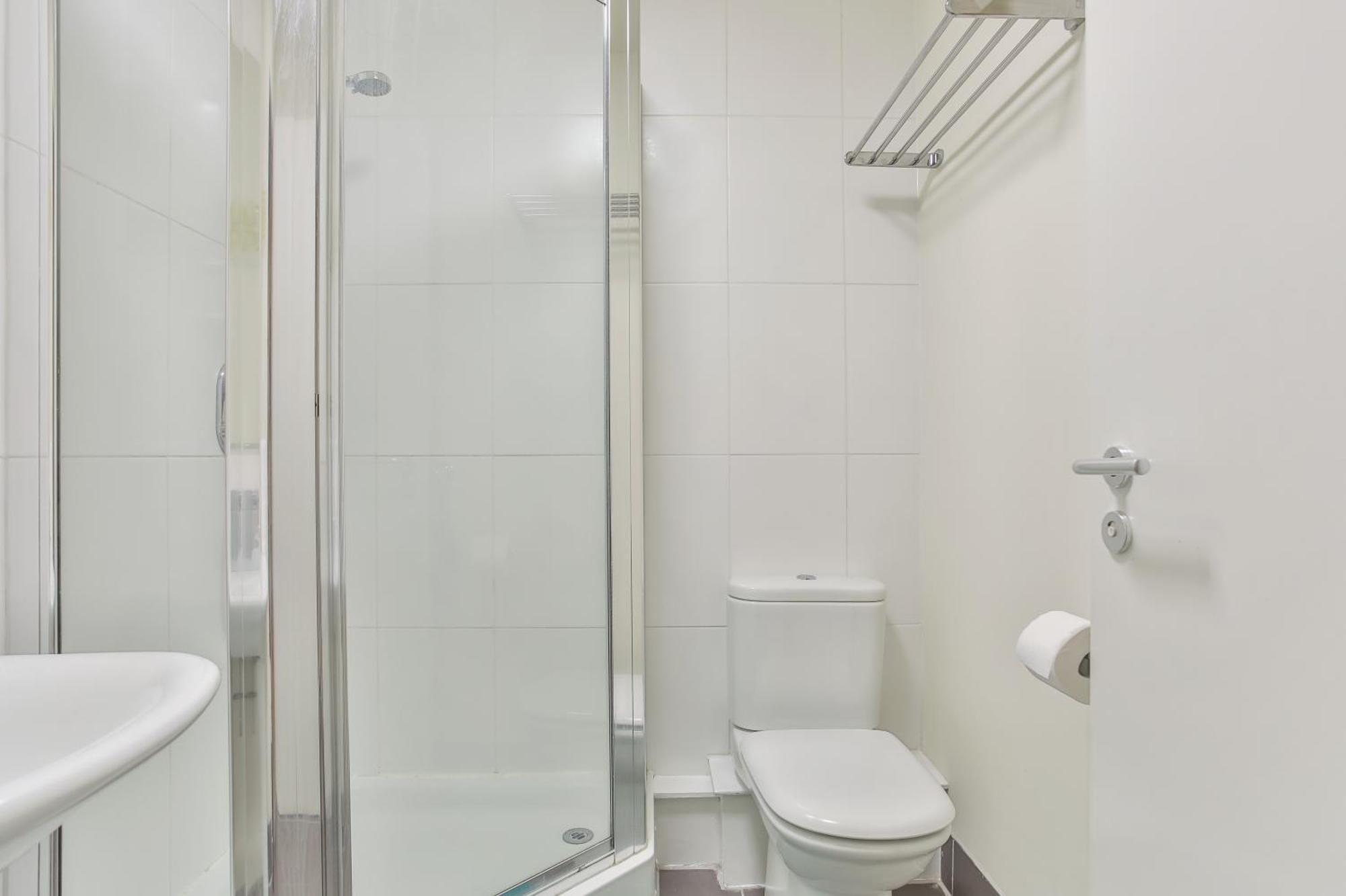 Skyview Apartment By Noknokstay - City Centre With Parking - Group, Family, Business Шефилд Екстериор снимка