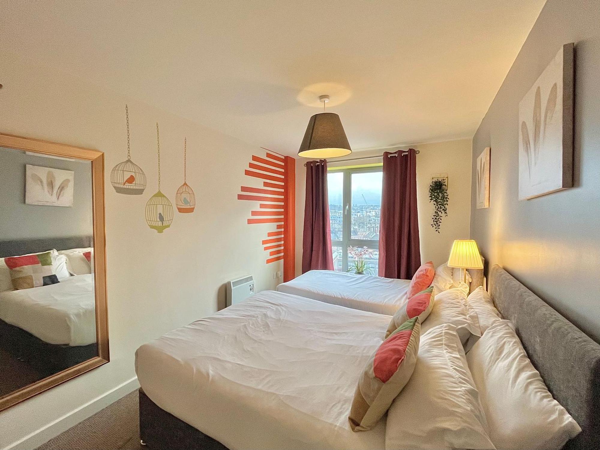 Skyview Apartment By Noknokstay - City Centre With Parking - Group, Family, Business Шефилд Екстериор снимка