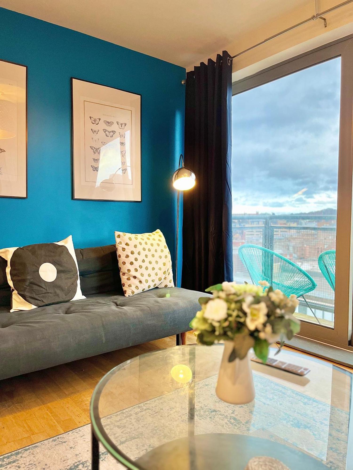 Skyview Apartment By Noknokstay - City Centre With Parking - Group, Family, Business Шефилд Екстериор снимка