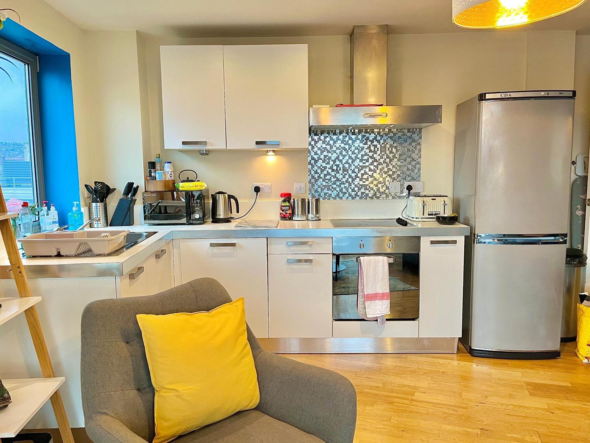 Skyview Apartment By Noknokstay - City Centre With Parking - Group, Family, Business Шефилд Екстериор снимка