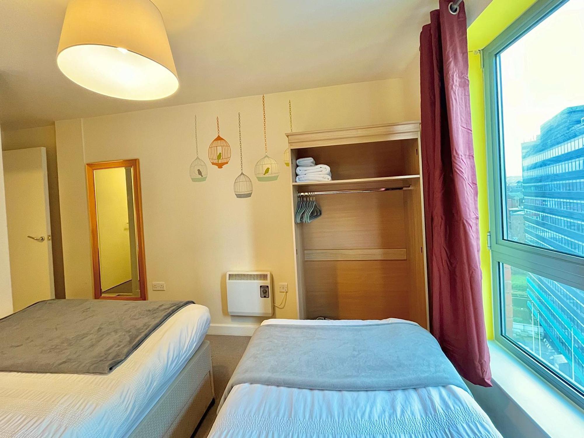 Skyview Apartment By Noknokstay - City Centre With Parking - Group, Family, Business Шефилд Екстериор снимка