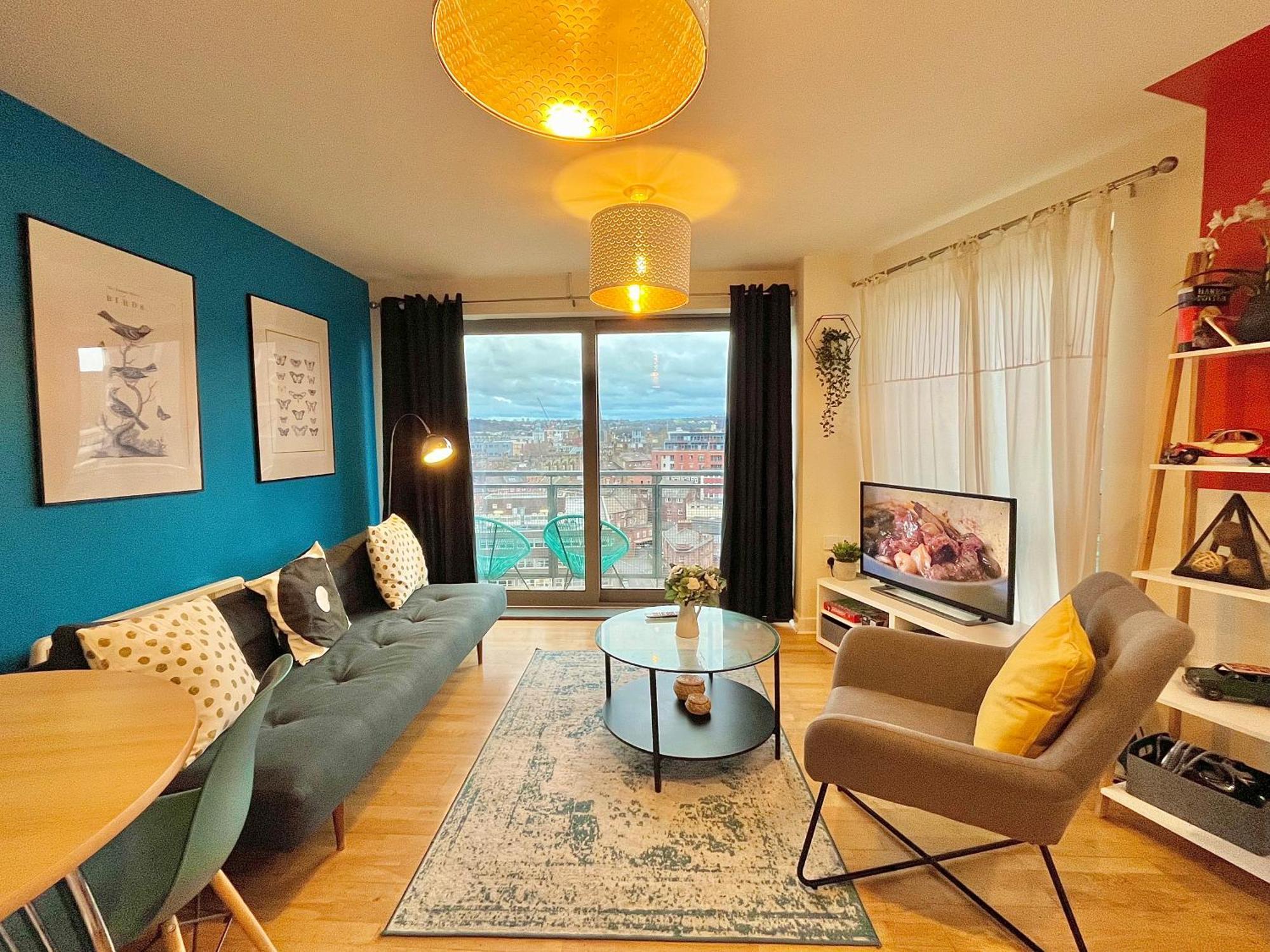 Skyview Apartment By Noknokstay - City Centre With Parking - Group, Family, Business Шефилд Екстериор снимка