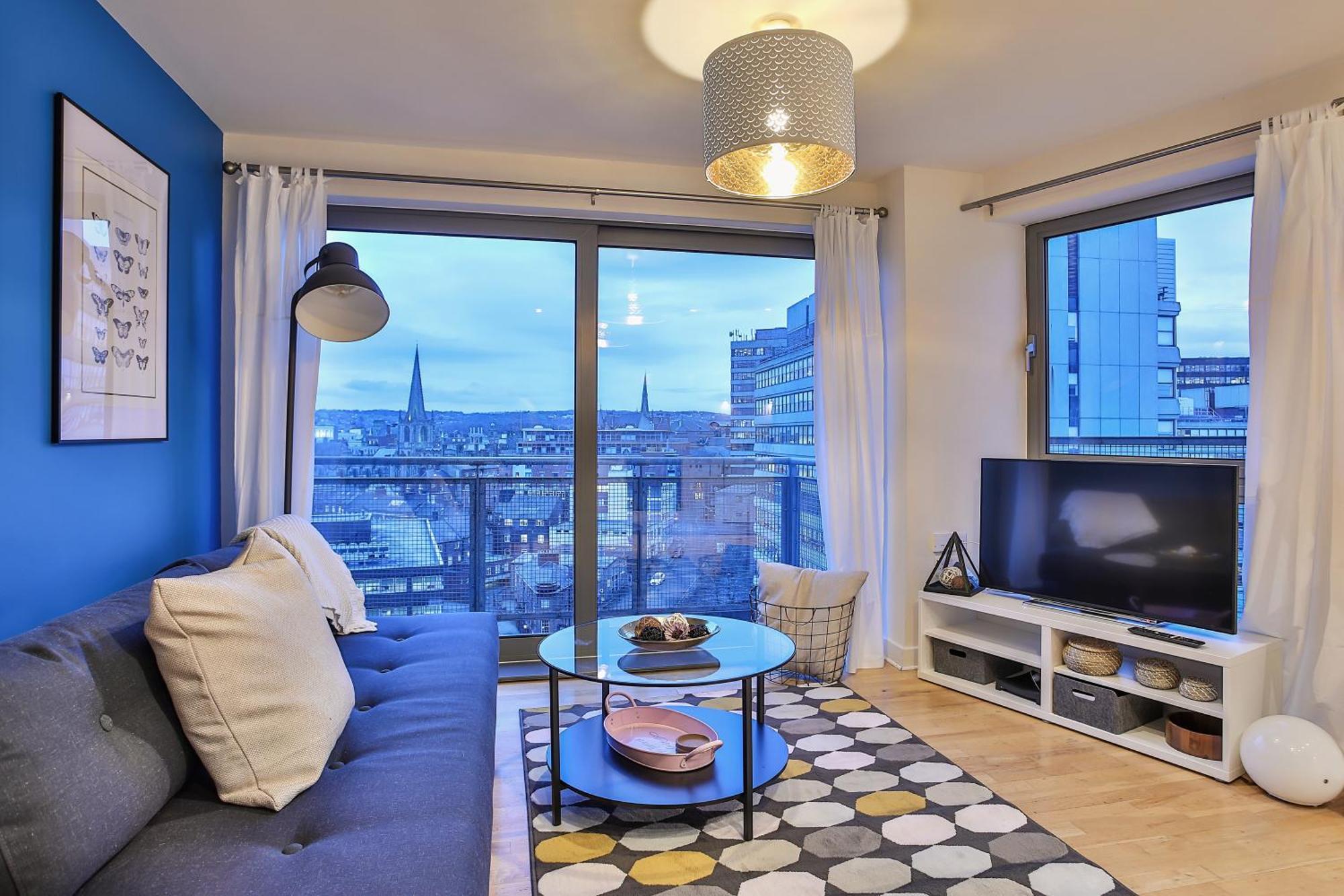 Skyview Apartment By Noknokstay - City Centre With Parking - Group, Family, Business Шефилд Екстериор снимка