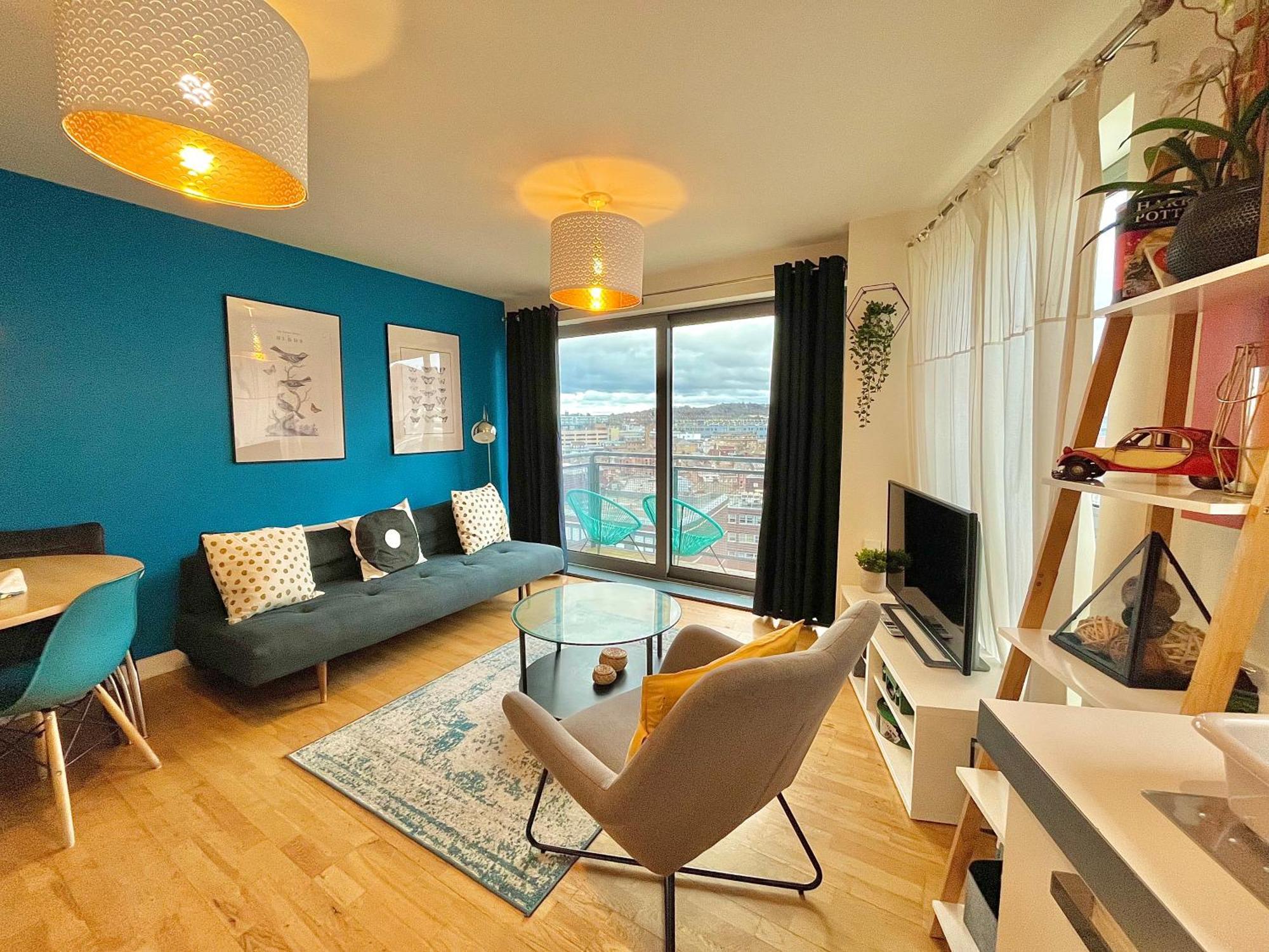 Skyview Apartment By Noknokstay - City Centre With Parking - Group, Family, Business Шефилд Екстериор снимка